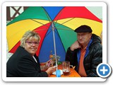 Sonja, Norbert, Regenschirm :-)
