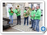 Urlesbacher Musikanten noch mal vor dem Brauhaus